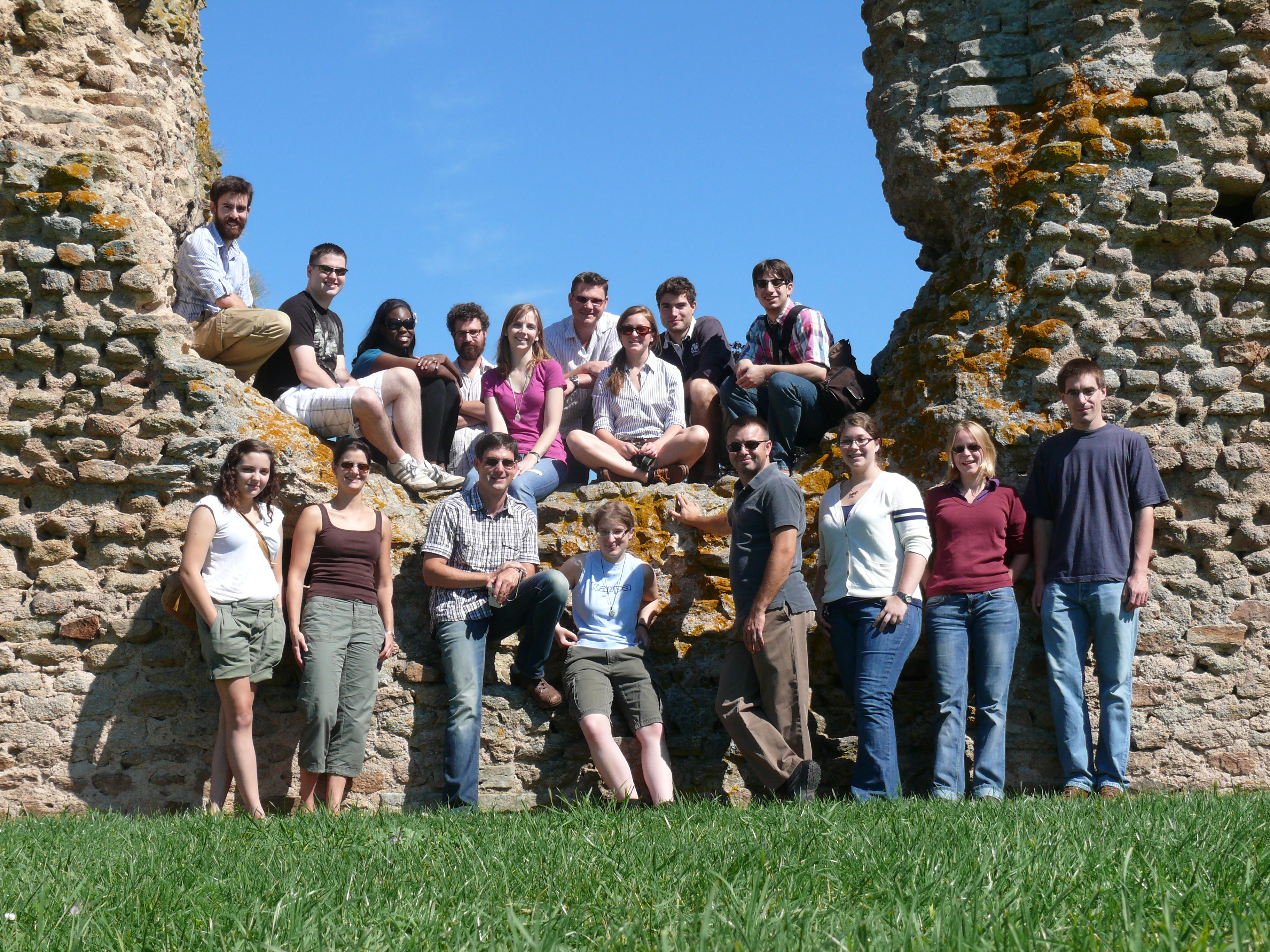 Group of people on an Archaelogy field trip