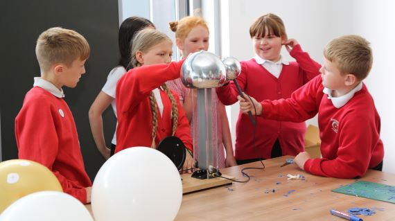 Science Ambassadors exploring electricity